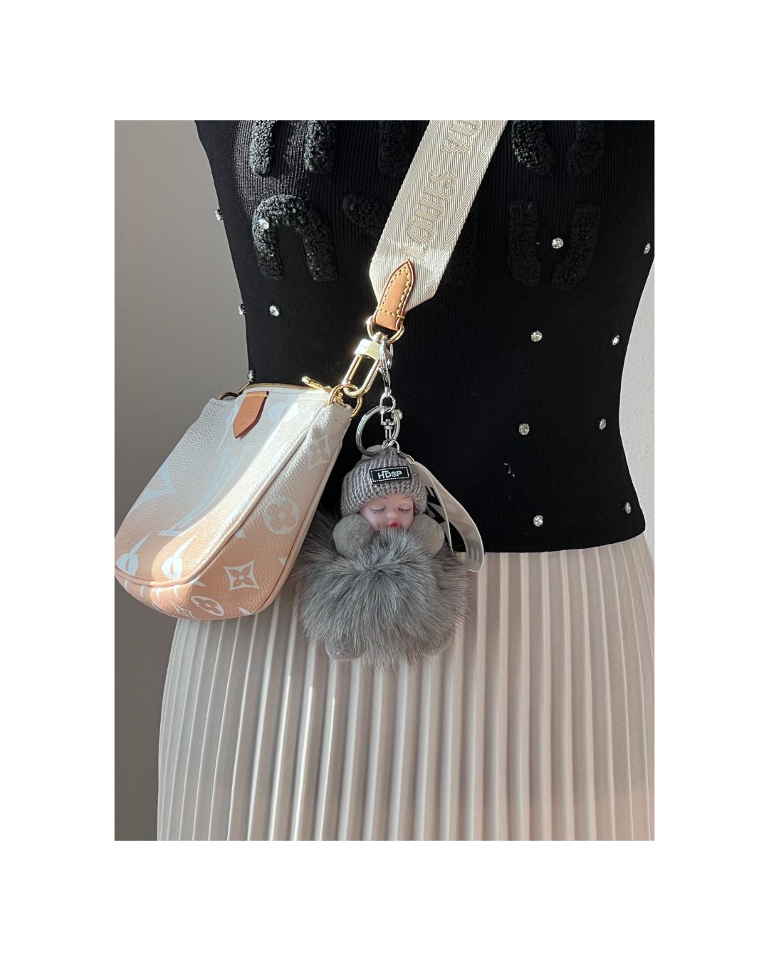 Cozy Pom Baby dein flauschiger Glücksbringer in vielen Farben