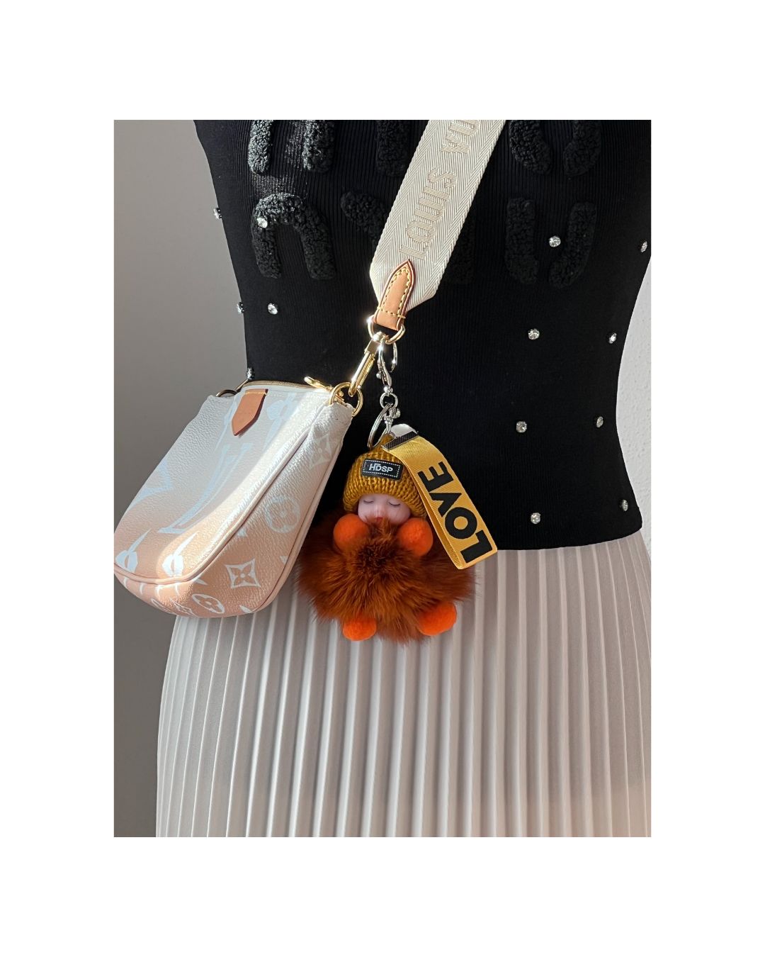 Cozy Pom Baby dein flauschiger Glücksbringer in vielen Farben