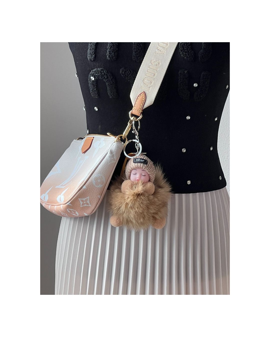 Cozy Pom Baby dein flauschiger Glücksbringer in vielen Farben