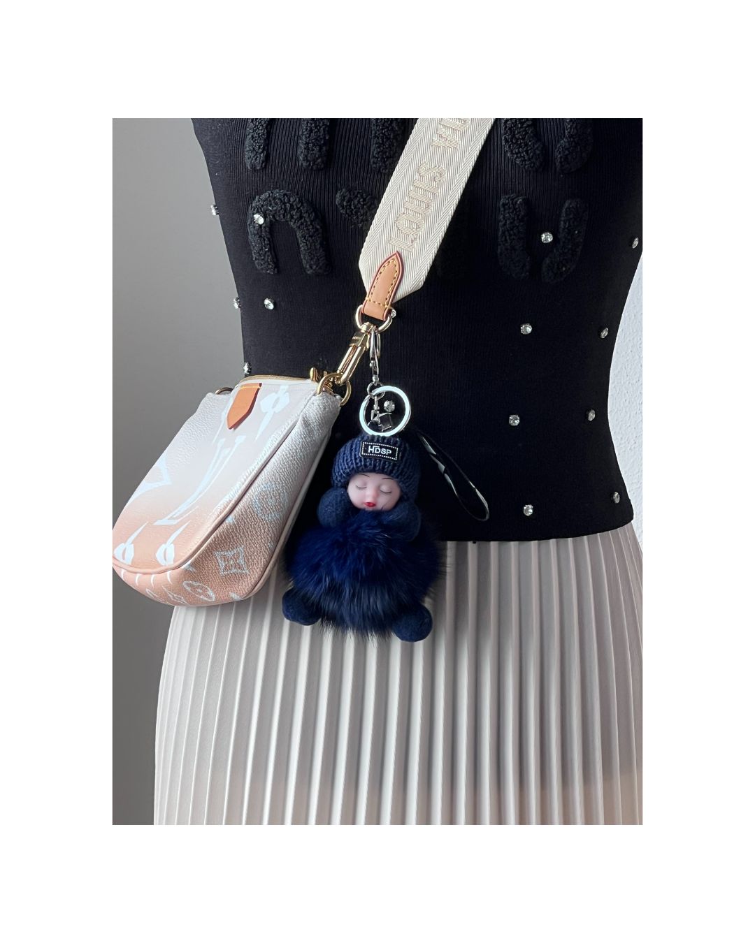 Cozy Pom Baby dein flauschiger Glücksbringer in vielen Farben