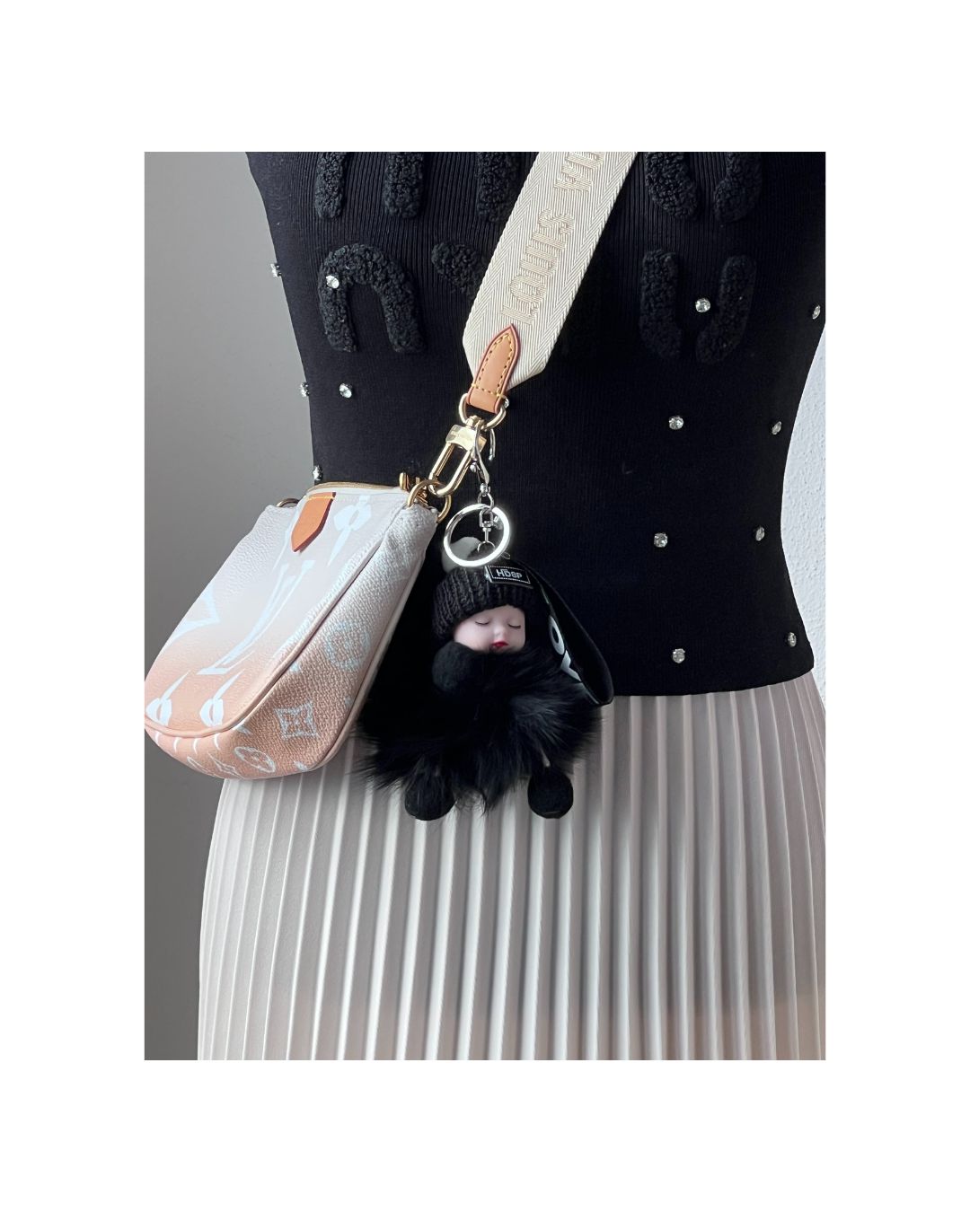 Cozy Pom Baby dein flauschiger Glücksbringer in vielen Farben