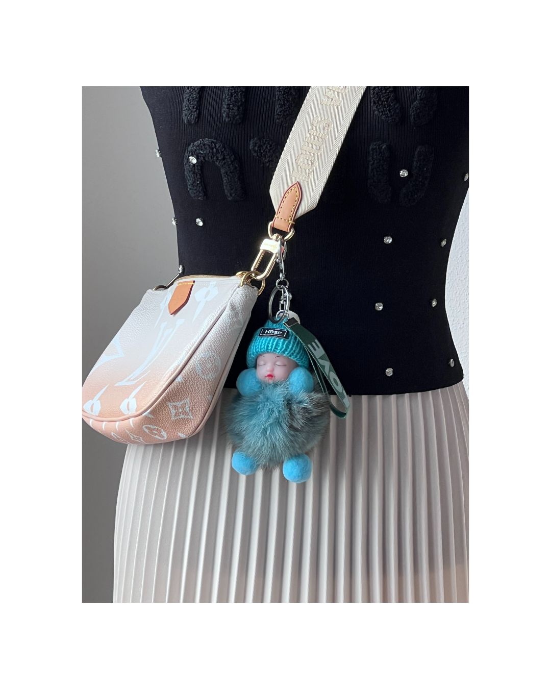 Cozy Pom Baby dein flauschiger Glücksbringer in vielen Farben