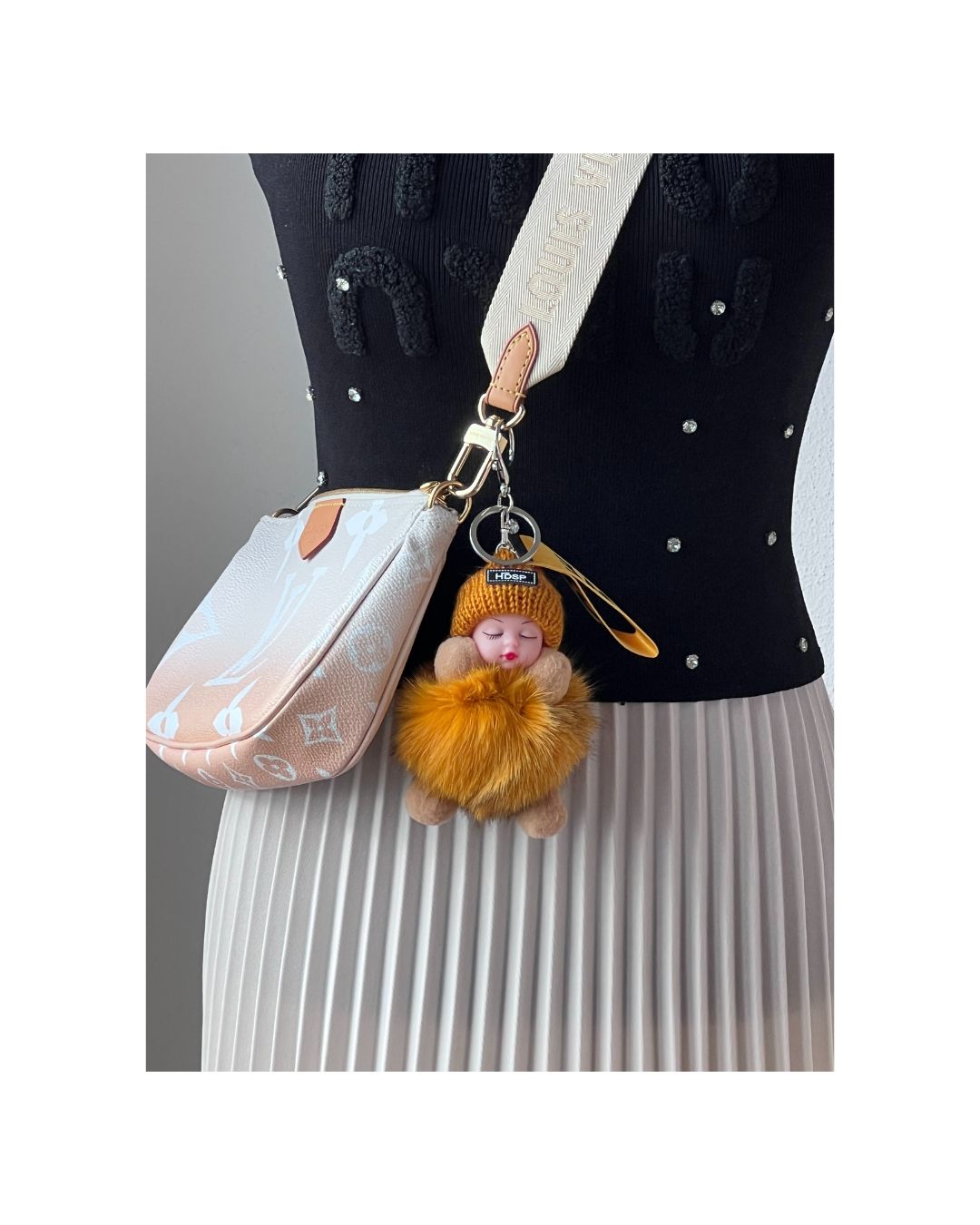 Cozy Pom Baby dein flauschiger Glücksbringer in vielen Farben