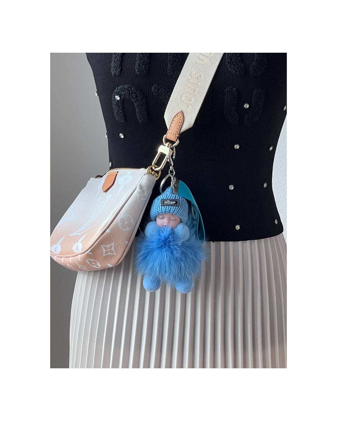 Cozy Pom Baby dein flauschiger Glücksbringer in vielen Farben